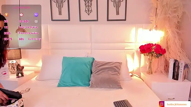 Snapshot of Ari_lynn_ chatting on 11-14-25, 03:27 Ari lynn online show from 11-14-25, 03:27