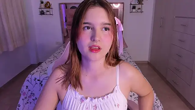 MIACUTEE  online show from 07-10-26, 10:23