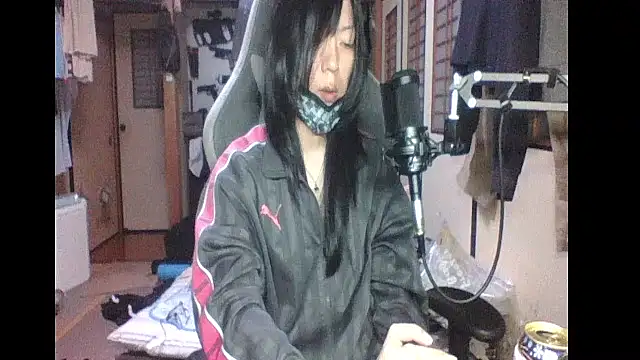 Snapshot of harinyanxxx chatting on 10-31-25, 06:53 harinyanxxx online show from 10-31-25, 06:53