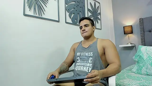 violeta and maxx online show from 10-30-25, 02:02