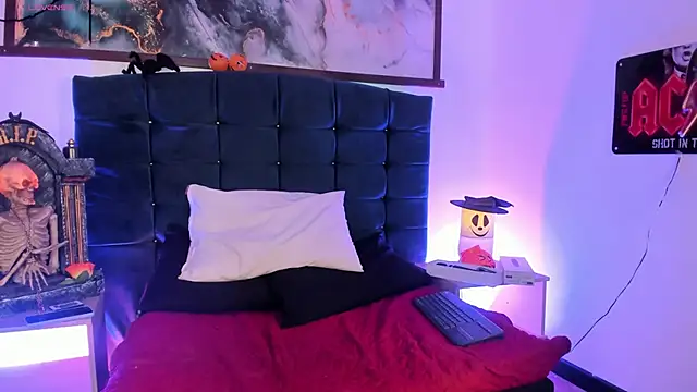 Snapshot of Ximen_moo chatting on 10-23-25, 04:34 Ximen moo online show from 10-23-25, 04:34