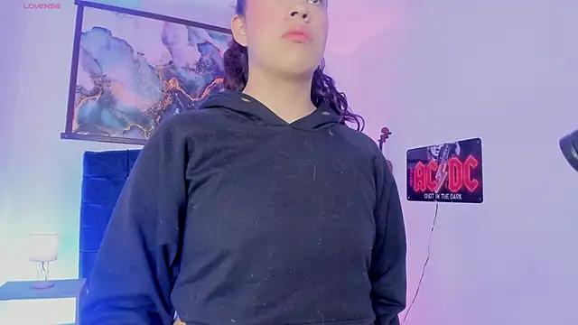 Snapshot of Ximen_moo chatting on 11-14-25, 04:44 Ximen moo online show from 11-14-25, 04:44