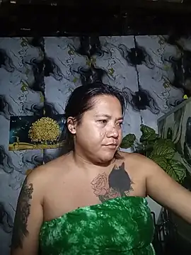 Snapshot of trishacummerts chatting on 05-27-26, 11:46 trishacummerts online show from 05-27-26, 11:46