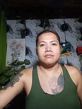 Snapshot of trishacummerts chatting on 06-10-26, 03:11 trishacummerts online show from 06-10-26, 03:11
