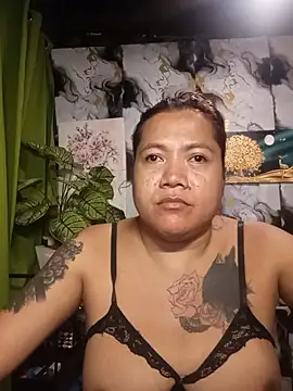 Snapshot of trishacummerts chatting on 07-16-26, 07:31 trishacummerts online show from 07-16-26, 07:31