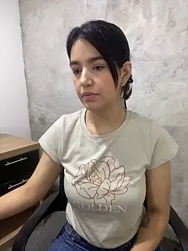 Snapshot of 1evelinewood chatting on 03-12-25, 04:24 1evelinewood online show from 03-12-25, 04:24