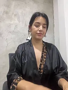 Snapshot of 1evelinewood chatting on 03-12-25, 08:20 1evelinewood online show from 03-12-25, 08:20