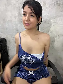 Snapshot of 1evelinewood chatting on 03-18-25, 02:26 1evelinewood online show from 03-18-25, 02:26