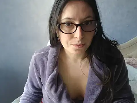 LuckyLisa23 online show from 04-19-26, 09:52