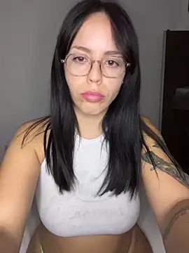 Snapshot of babecatalina chatting on 02-26-26, 04:11 babecatalina online show from 02-26-26, 04:11