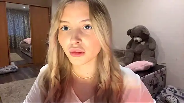 VictoriaMystery online show from 10-24-25, 02:13