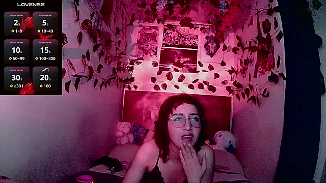 Snapshot of xayah_777 chatting on 10-21-25, 01:39 xayah 777 online show from 10-21-25, 01:39