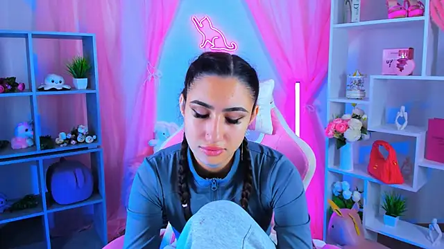 Snapshot of RebeckaThornton chatting on 10-30-25, 06:26 RebeckaThornton online show from 10-30-25, 06:26