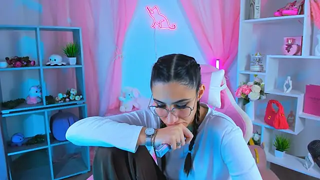 Snapshot of RebeckaThornton chatting on 11-09-25, 12:58 RebeckaThornton online show from 11-09-25, 12:58