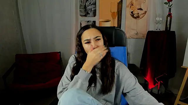 Snapshot of RebeckaThornton chatting on 11-21-25, 03:33 RebeckaThornton online show from 11-21-25, 03:33