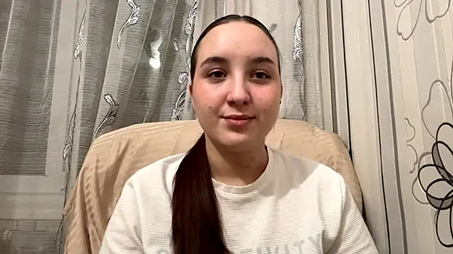 DaisyMolly online show from 10-27-25, 04:44