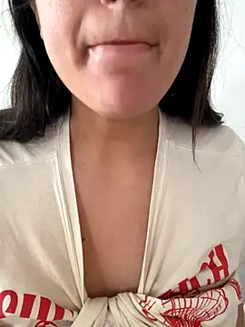 Snapshot of mamimamacitaaa chatting on 10-21-25, 07:42 mamimamacitaaa online show from 10-21-25, 07:42