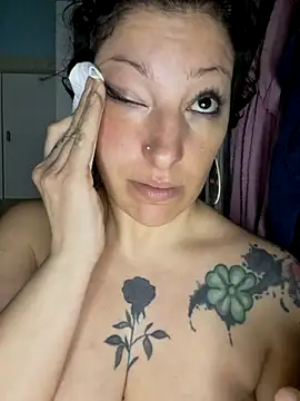 Snapshot of PinkCurvyLady90 chatting on 03-18-26, 10:40 PinkCurvyLady90 online show from 03-18-26, 10:40