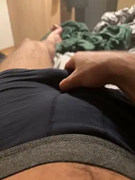 Snapshot of Feelmyhotness chatting on 11-03-25, 01:19 Feelmyhotness online show from 11-03-25, 01:19