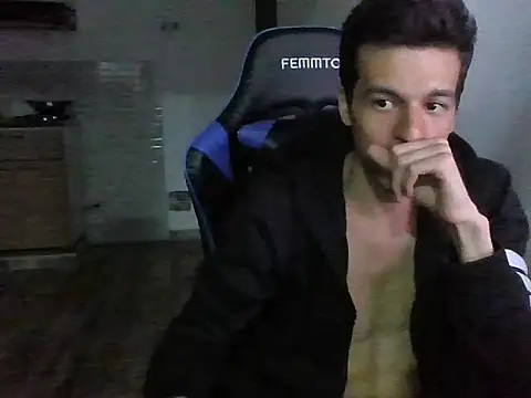 Snapshot of calkestis12 chatting on 12-17-25, 05:13 calkestis12 online show from 12-17-25, 05:13