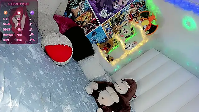 Snapshot of Estefany_Leeon chatting on 11-20-25, 03:56 Estefany Leeon online show from 11-20-25, 03:56