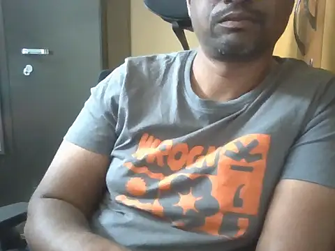 Snapshot of mpl_sub4 chatting on 11-27-25, 12:40 mpl sub4 online show from 11-27-25, 12:40