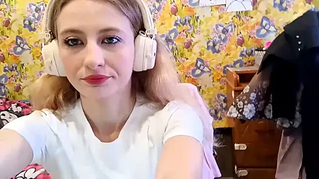 AmeliLia online show from 10-18-25, 07:53