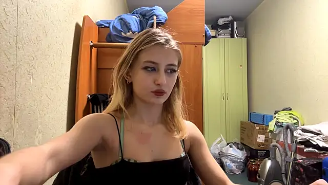 Snapshot of AmeliLia chatting on 01-14-26, 05:18 AmeliLia online show from 01-14-26, 05:18