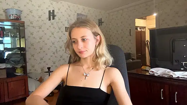 Snapshot of AmeliLia chatting on 02-28-26, 01:12 AmeliLia online show from 02-28-26, 01:12