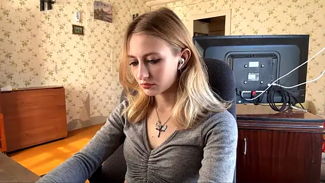 Snapshot of AmeliLia chatting on 03-26-26, 09:37 AmeliLia online show from 03-26-26, 09:37