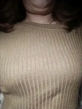 YiyinLy online show from 11-20-25, 07:24