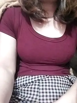 YiyinLy online show from 12-15-25, 06:56