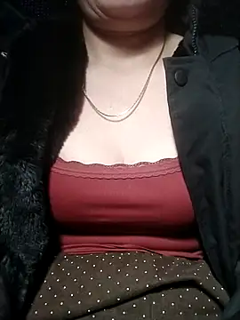 YiyinLy online show from 12-18-25, 08:59