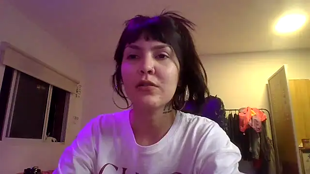 Snapshot of miapink33 chatting on 03-09-26, 11:42 miapink33 online show from 03-09-26, 11:42