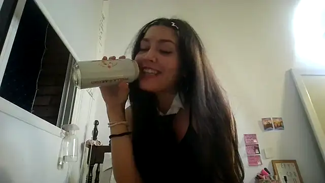 Snapshot of miapink33 chatting on 04-01-26, 03:07 miapink33 online show from 04-01-26, 03:07