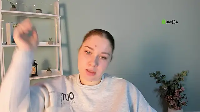 tereza moon online show from 10-24-25, 08:33