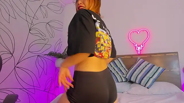 Snapshot of merida_06 chatting on 10-23-25, 02:44 merida 06 online show from 10-23-25, 02:44