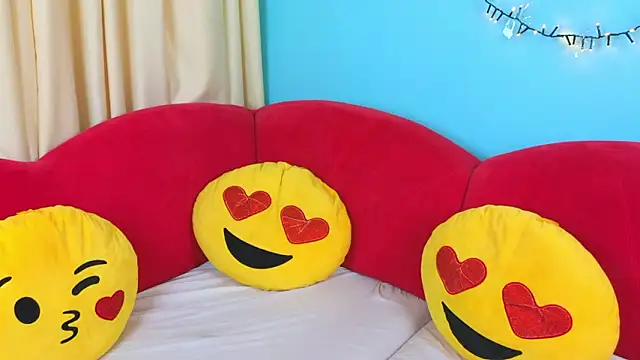 Snapshot of Soft_Lilly chatting on 02-24-26, 06:11 Soft Lilly online show from 02-24-26, 06:11