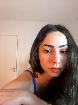 Snapshot of Baby_Mia_pires chatting on 10-16-25, 02:01 Baby Mia pires online show from 10-16-25, 02:01
