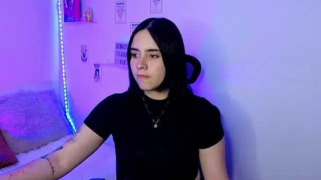 Emily Lindey online show from 03-09-26, 05:33