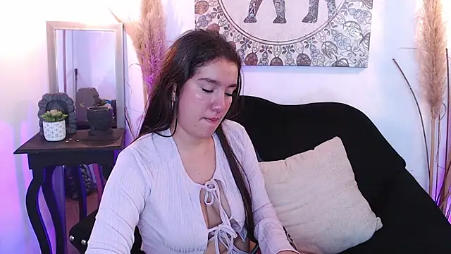 ZharaGag on u online show from 11-28-25, 02:42