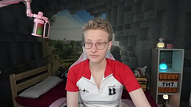 EllaSloan online show from 10-22-25, 05:52