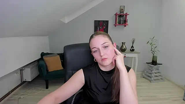 Snapshot of AnneWilsonn chatting on 12-16-25, 08:58 AnneWilsonn online show from 12-16-25, 08:58