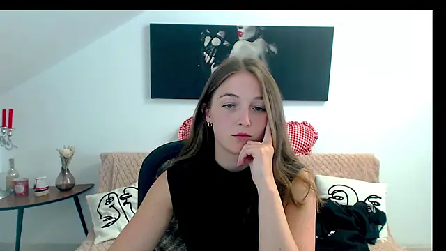 Snapshot of AnneWilsonn chatting on 06-16-26, 05:32 AnneWilsonn online show from 06-16-26, 05:32