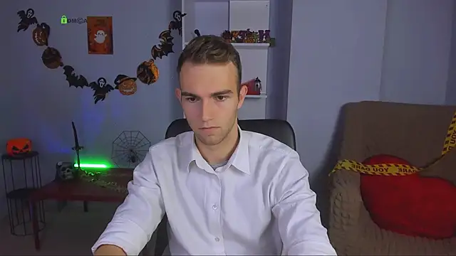 astren villo online show from 10-28-25, 01:25