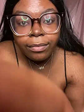 Snapshot of TheChubbySiren chatting on 05-08-26, 02:22 TheChubbySiren online show from 05-08-26, 02:22