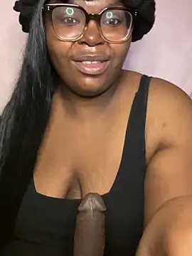 Snapshot of TheChubbySiren chatting on 05-16-26, 02:05 TheChubbySiren online show from 05-16-26, 02:05