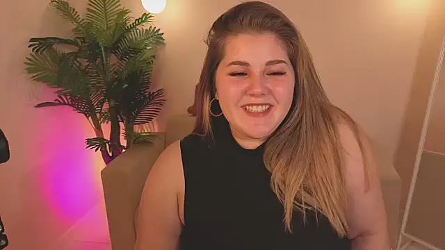 Scarlet Sinera online show from 10-14-25, 11:00