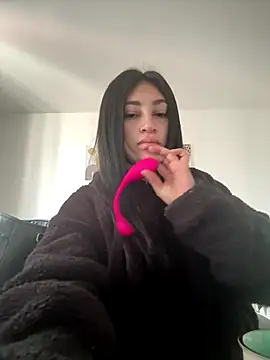 Snapshot of Cara-Hadley chatting on 11-03-25, 01:23 Cara-Hadley online show from 11-03-25, 01:23