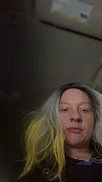 Snapshot of queenkelly1234 chatting on 01-18-26, 04:27 queenkelly1234 online show from 01-18-26, 04:27